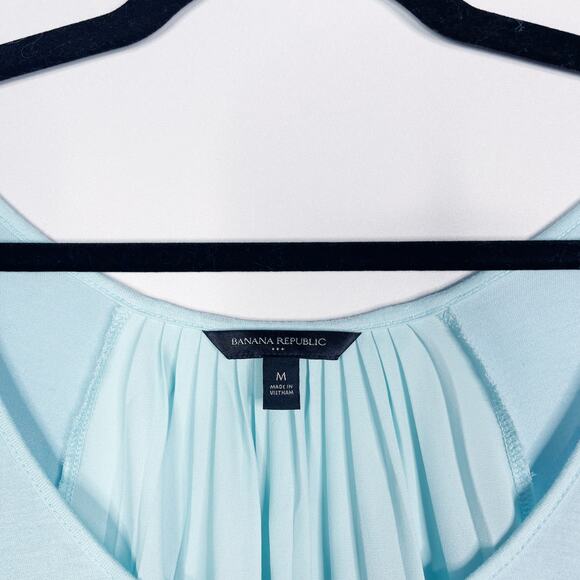 Banana Republic Womens M Blue Pleated Back High Low Hem Sleeveless Blouse Top - Picture 6 of 9